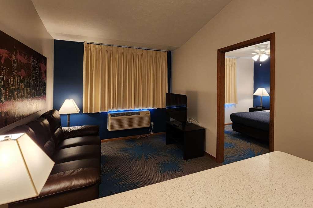 Econo Lodge Lakeshore Манистик Стая снимка
